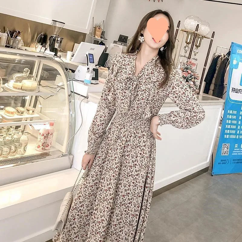 Light-colored Floral Korean Silk Long Dress 2025 Autumn New Women's Fashionable Style with Super Fairy Slim French Long Skirt